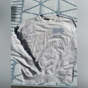 Beige and blue Nike crewneck sweatshirt